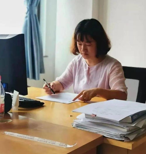 心有陽(yáng)光 溫暖育人——記德育先進(jìn)個(gè)人畢明媛的教育咨詢服務(wù)